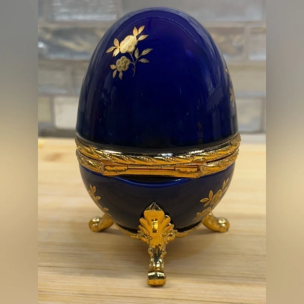 Splendid Blue Floral Egg Music Box Jewelry Box Plays Memory from Cats